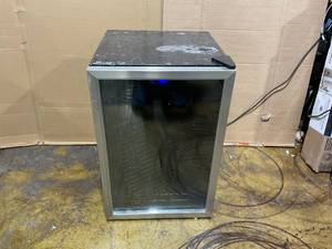 lot 112 image: Antarctic Star Beverage Refrigerator,145 Can Mini Fridge,Freestanding wine cooler for Soda Beer or Wine,Glass Door, Small Drink Dispenser Machine, Touch Screen for Home Office or Bar, 4.5 cu.ft