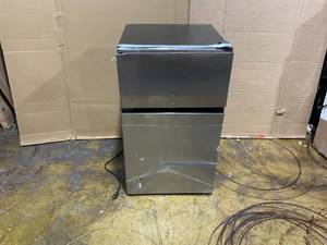 lot 114 image: Vissani 3.1 cu. ft. 2-Door Mini Refrigerator in Stainless Steel with Freezer, ENERGY STAR