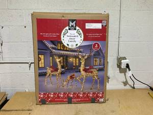 lot 122 image: Members Mark 3 Piece Pre-Lit Twinkling Deer Family