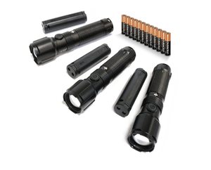 lot 204 image: Members Mark 1700 Lumen Dual Power LED Flashlight Set