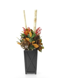 lot 136 image: Members Mark 48 Pre-Lit Decorative Topiary with Berries