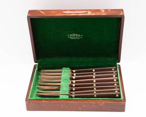 lot 16 image: Cutco No. 47 Knife Set with Wooden Case  Set of 8