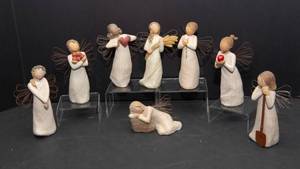lot 34 image: Set of 8 Willow Tree Figurines