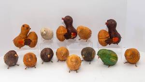 lot 43 image: Set of 13 Vintage Wicker Chicks  Small and Adorable