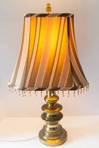 lot 62 image: The Kingsley Collection Table Lamp  26.5 Tall