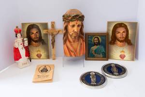 lot 74 image: Religious Figurines & Miscellaneous Religious Items