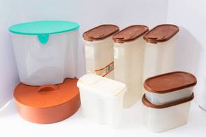 lot 99 image: Lot of Tupperware & Kitchen Containers  Vintage Modular Mates & More