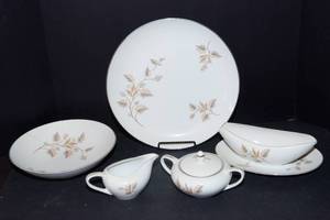 lot 95 image: Royal Court Shelley Fine China Serving Ware