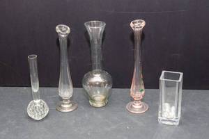 lot 112 image: Set of 5 Vintage Delicate Bud Vases