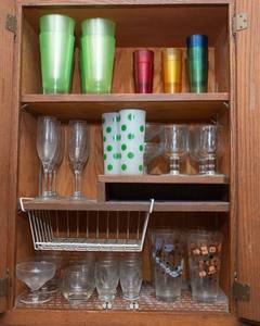 lot 77 image: Cabinet Full of Glassware