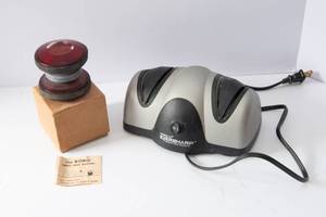 lot 122 image: Lot of 2 Knife Sharpeners  Presto Eversharp & Robo Correct Angle