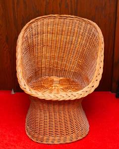 lot 158 image: Wicker Chair