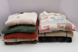 lot 150 image: Set of 8 Mens Sweaters  Some Vintage