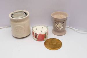 lot 174 image: Candle Warmer, Wax Melter & Candle