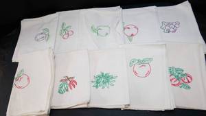 lot 180 image: Vintage Embroidered Dish Towels  Great Condition