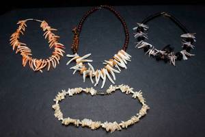 lot 136 image: Set of 4 Vintage Shell Necklaces