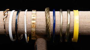 lot 190 image: Set of 10 Metal Bangles
