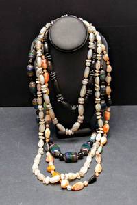 lot 85 image: Set of 5 Stone and Glass Bead Necklaces