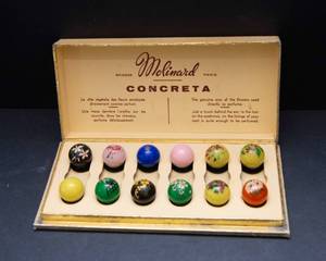 lot 13 image: 1940s Molinard Concreta Set  Vintage Solid Perfumes in Original Box