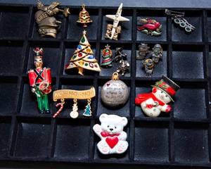 lot 78 image: Collection of Christmas Pins