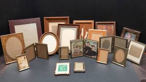 lot 192 image: Variety of Picture Frames