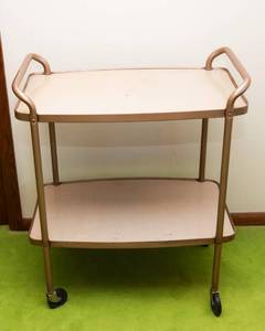 lot 214 image: Metal Rolling Cart  27.5 x 17 x 29.5