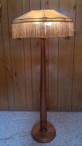 lot 234 image: Vintage Wooden Floor Lamp  61 Tall