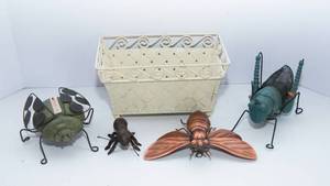 lot 260 image: Garden Bugs Decorations