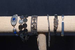 lot 227 image: Set of 5 Bracelets