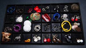 lot 293 image: Set of 32 Pairs of Vintage Earrings