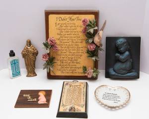 lot 213 image: Assorted Religious Items