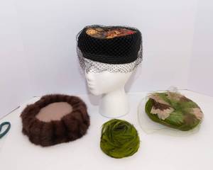 lot 258 image: Set of 3 Vintage Hats