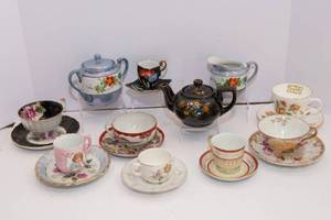 lot 274 image: Tea Cups and Saucers