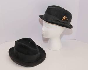 lot 270 image: Set of 2 Vintage Hats