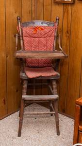 lot 267 image: VintageAntique High Chair