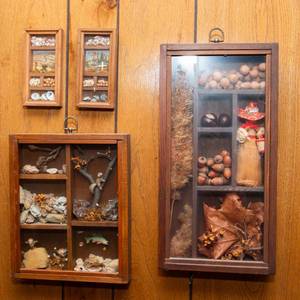 lot 224 image: Set of 3 Mini Trinket Collection Wall Hangings