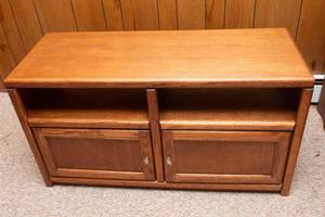 lot 310 image: Wooden TV Stand  44 W x 16.5 D x 24 T