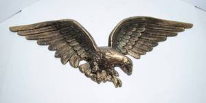 lot 7 image: Large Brass Eagle Wall Hanging  30 W x 10 T