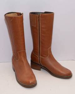 lot 320 image: Glacee Womens Leather Boots  Size 9M
