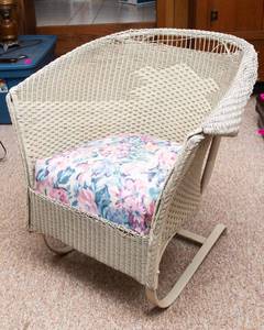 lot 332 image: Wicker Rocking Chair  29 W x 29 T