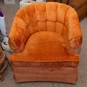 lot 349 image: Vintage Royal Parlor Orange Rocking Swivel Barrel Chair