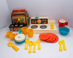 lot 9 image: Vintage Fisher-Price Toys  Cash Register & Stove with Utensils