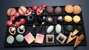 lot 444 image: Set of 16 Pairs of Vintage Colorful Wooden Earrings #2