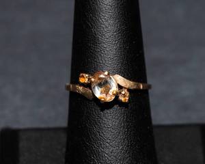 lot 484 image: Vintage 10K Gold Ring with Light Colored Stones  Size 7