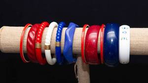 lot 510 image: Set of 11 Plastic Bangles  Possibly Bakelite