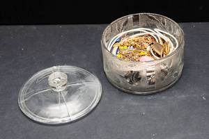 lot 533 image: Necklace Mystery Lot