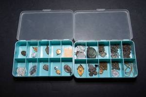 lot 534 image: Variety of Religious Pendants  Assorted Lot