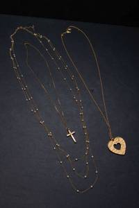 lot 548 image: Set of Three Dainty Necklaces