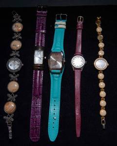 lot 559 image: Set of Five Fashionable Watches
