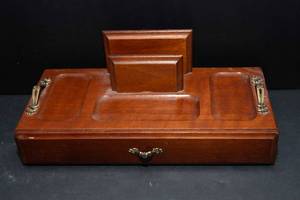 lot 570 image: Jewelry Box with Contents